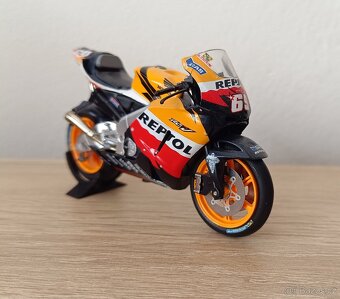 Nicky Hayden 1:18 MotoGP - 2