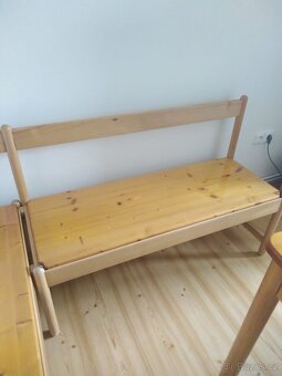 Rohová lavice z masivu + 2 židle - 2