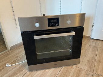 elektrická vestavná trouba zn. WHIRLPOOL - 2