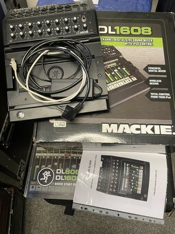 digitální mix Mackie DL1608 - 2