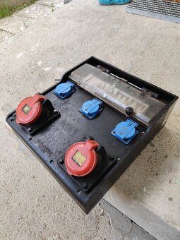 Průmyslový rozvadeč nástěnný - 2