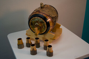 Starožitný vyřezávaný březový soudek - 2