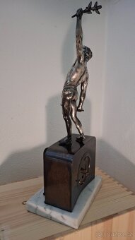 ART DECO STAROŽITNÉ FIGURÁLNÍ POSTŘÍBŘENÉ HODINY - VÍTĚZ - 2