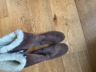 Teplé kožené semišové kozačky vel. 24 (sedí) snowmaids - 2