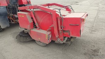 Zametací stroj tažený - 2