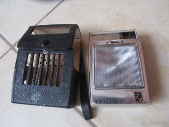 Nabízím kapesní retro radio Philips all Transistor. Nefunkčn - 2