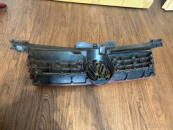 Vw bora predni maska - 2