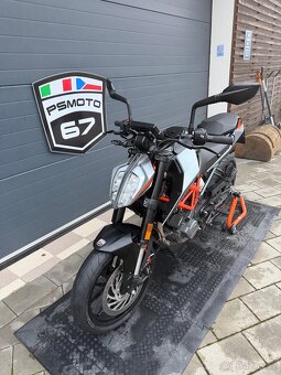 KTM Duke 125 rok 2022 - 2
