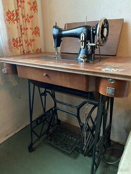 Šicí stroj Athene - 2