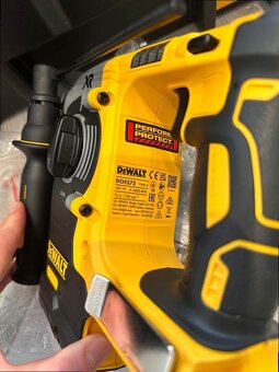 Vrtací kladivo DEWALT DCH273 - 2