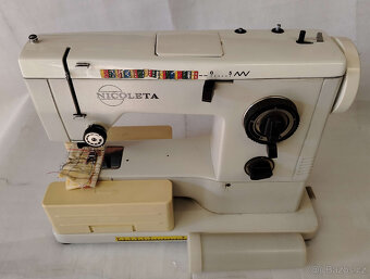 šicí stroj značky Nicoleta - 2