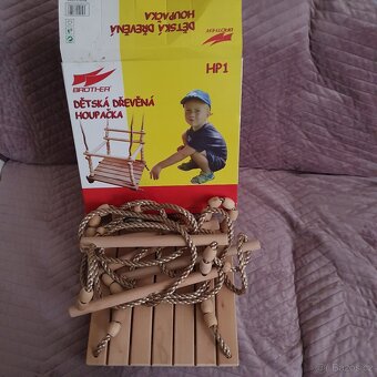 Dětská zahradní dřevěná houpačka - 2