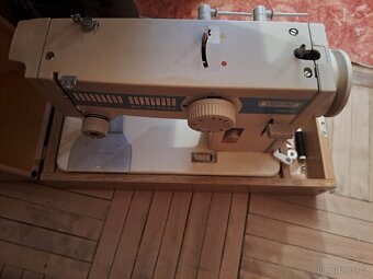Šicí stroj retro - 2