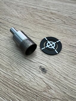 Skrytý věšák pod obklad - 2