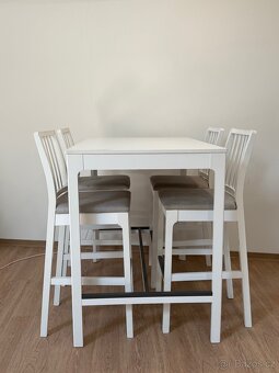 Jídelní stůl + 4 židle - 2