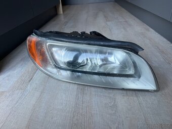 Pravý bixenon Volvo V70 III - 2