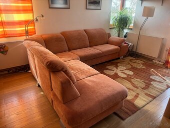 Sedací rozkládací sedačka + koberec - 2