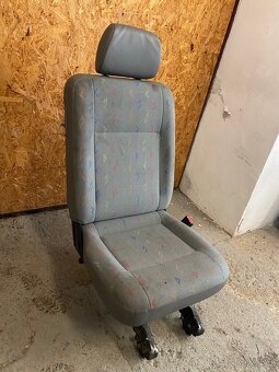 Prodám sedsčku do druhé řady (sklápěcí) VW Transporter T5 T6 - 2