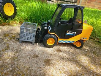 Bruder nakladač JCB - 2