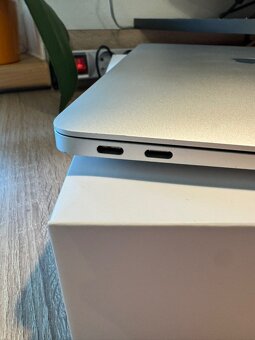 Apple MacBook Air 13" M1, 256GB SSD, 8GB RAM - 2