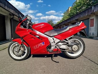Honda VFR 750 - 2