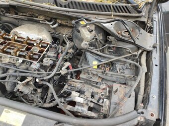 Ford Mondeo Mk3 2.0i 107kW – na díly nebo celý vůz – 5 000 K - 2