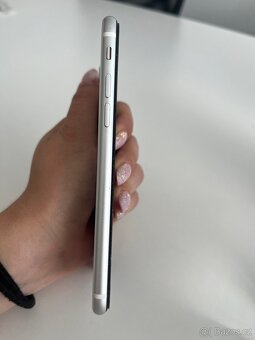 iPhone SE 2020 - 2