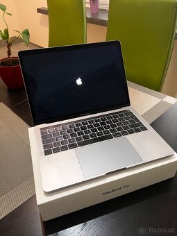 MacBook Pro 2016 s Touch Bar - 2