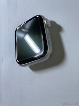 Apple Watch SE 2. Generace 40mm - 2