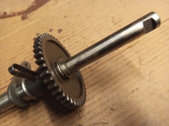 Stadion Jawetta Jaweta hřídel roztáčecí - 2