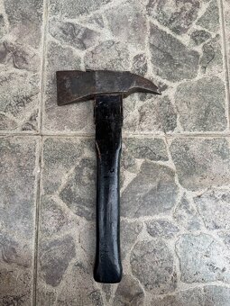 Stará hasičská sekera značená - 2