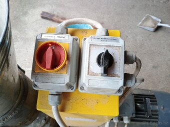 Prodám zánovní peletovací lis 10 kW a k němu drtič 11 kW - 2