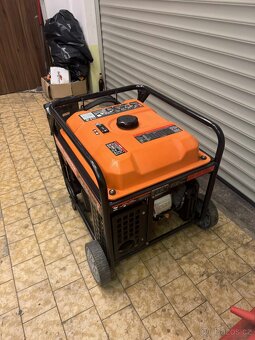 DJI D12000iEP – benzínový generátor pro AGRAS T50 / T40 - 2