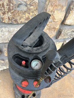 TLAKOVÝ POSTŘIKOVAČ - 2