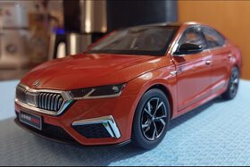 Škoda Octavia 4. 1:18 - 2