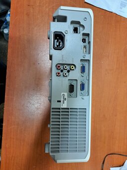 Projektor Hitachi CP-EX250N - 2