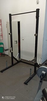Posilovací klec, dřepovací stojan, half rack, stojan kotouče - 2
