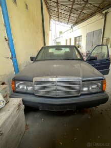 Mercedes 190 E, 1,8 benzín, r.v. 1984, automat - 2