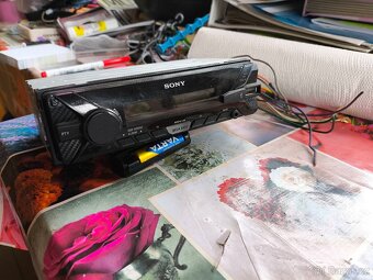 Autorádio Sony na USB - 2