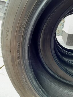 Pneu 225/55/R19 - 2