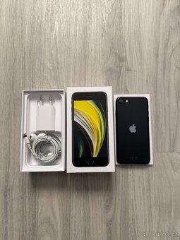 IPhone SE 128 GB černý - 2