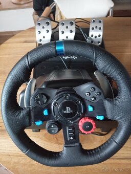PS4 Volant Logitech, pedály Logitech,stojan - 2