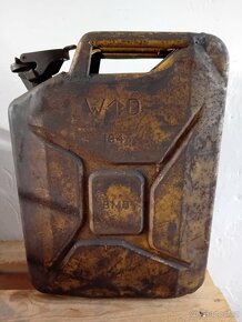 Britský válečný kanystr WTD 1943 BMB + dvě výlevky - 2