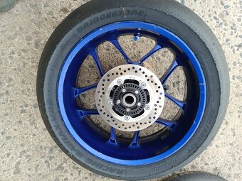 Kola Yamaha R1 - 2