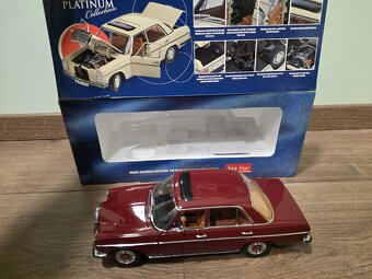 Mercedes Benz 220D W115 E-Klasse Model 1:18 - 2
