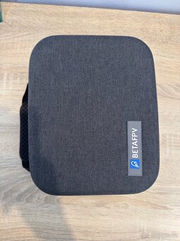 FPV dron BETAFPV s brýlemi a ovladačem – kompletní set - 2