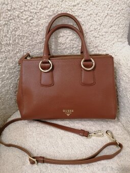 Nádherna kabelka Guess Luxe - 2