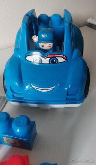 policejní auto Megabloks pro nejmenší - velké auto :) - 2