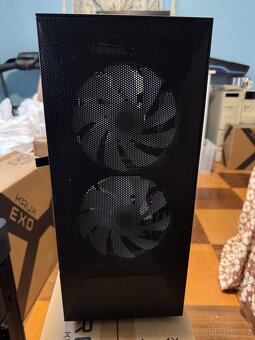 PC skříň KRUX VAKO - NOVÁ, ještě folie na skle - 2