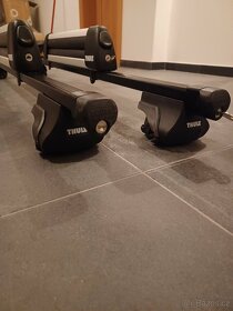 Prodám střešní nosič Thule s nosičem lyží Thule - 2